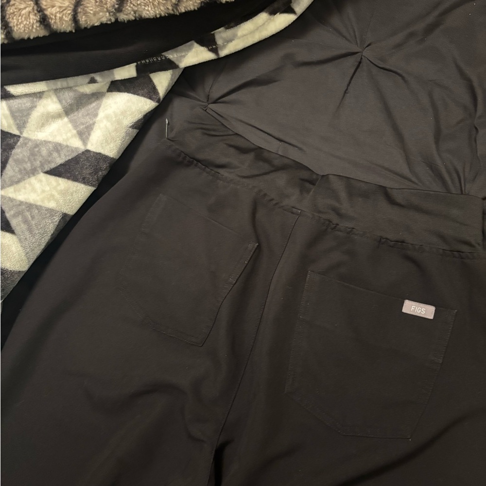 3 Figs scrub pants - Picture 2 of 11